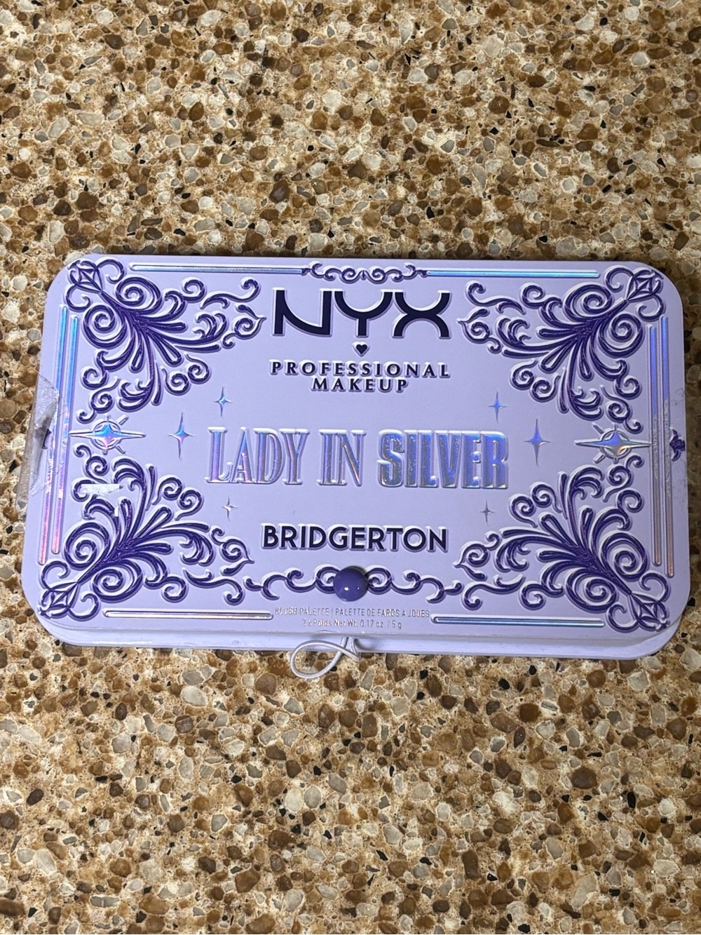 Lady in Silver Nyx-BRIDGERTON Eyeshadow Palette - Lavender